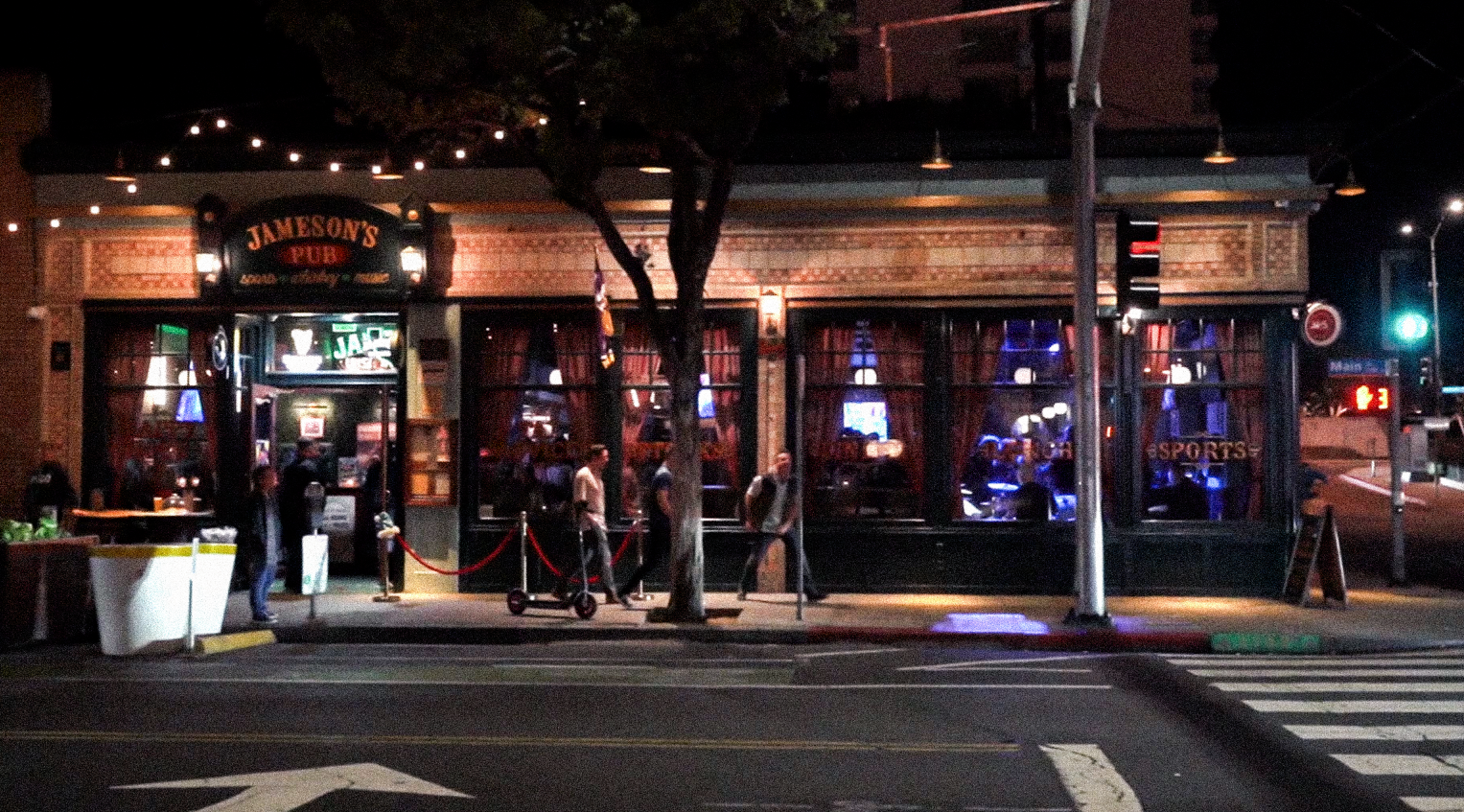 Man Once Charged in Bar Manager's Death Sues Santa Monica
