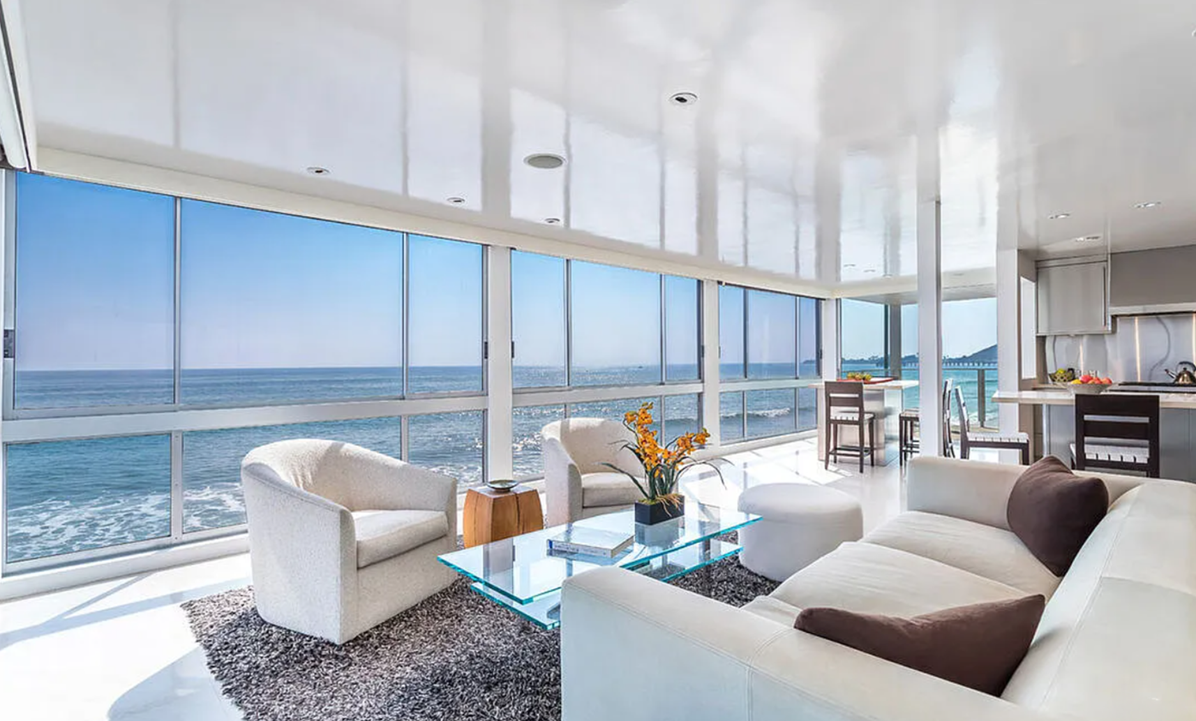 A Condo With Mansion Views